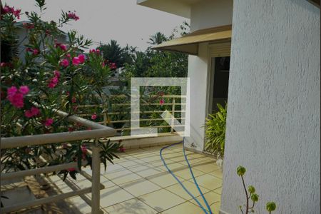 Casa de condomínio para alugar com 300m², 5 quartos e 4 vagasVaranda