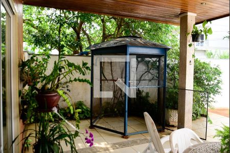 Casa de condomínio para alugar com 300m², 5 quartos e 4 vagasViveiro Arara