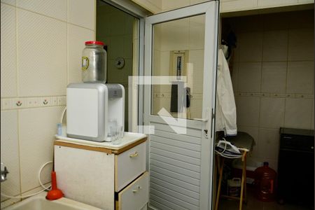 Casa de condomínio para alugar com 300m², 5 quartos e 4 vagasLavanderia