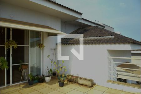 Casa de condomínio para alugar com 300m², 5 quartos e 4 vagasVaranda