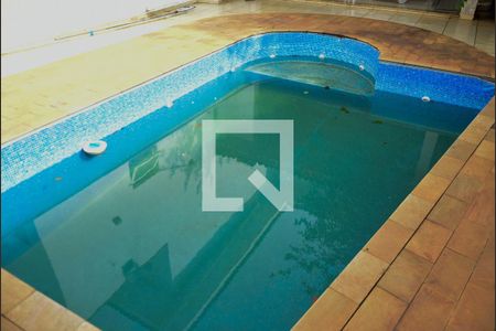 Casa de condomínio para alugar com 300m², 5 quartos e 4 vagasPiscina