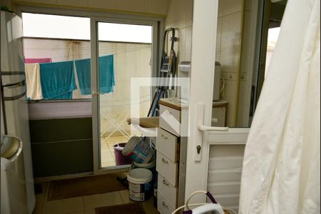 Casa de condomínio para alugar com 300m², 5 quartos e 4 vagasLavanderia