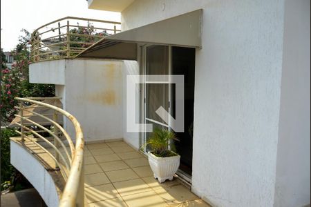 Casa de condomínio para alugar com 300m², 5 quartos e 4 vagasVaranda Escritório