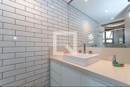 Apartamento à venda com 440m², 4 quartos e 4 vagasBanheiro da Suíte 2