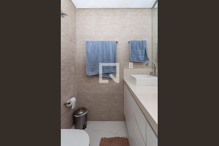 Apartamento à venda com 440m², 4 quartos e 4 vagasBanheiro da Suíte 1