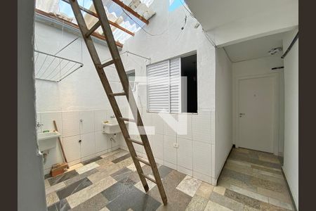 Casa à venda com 500m², 8 quartos e sem vagaÁrea comum - serviço