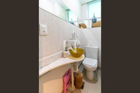 Lavabo de apartamento à venda com 3 quartos, 211m² em Santo Antônio, Belo Horizonte