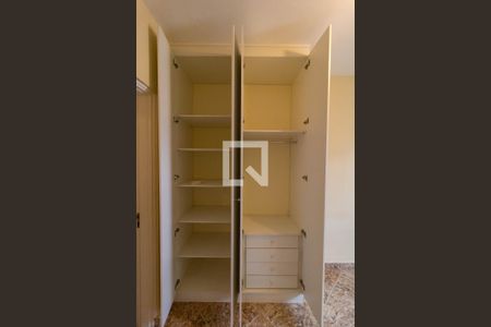 Apartamento para alugar com 72m², 3 quartos e 1 vagaSuíte  - Armário