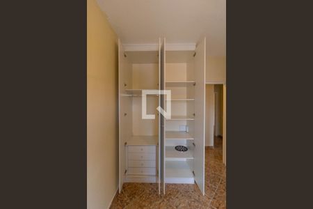 Apartamento para alugar com 72m², 3 quartos e 1 vagaQuarto 01 - Armário