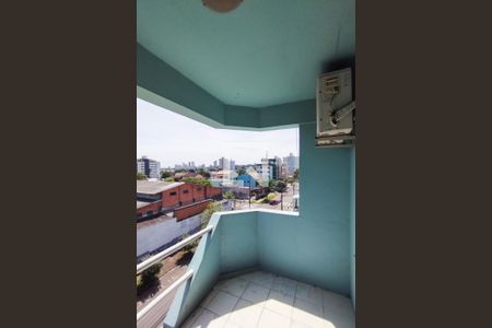 varanda de apartamento à venda com 2 quartos, 70m² em Fião, São Leopoldo