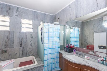 Casa à venda com 257m², 4 quartos e 3 vagasBanheiro da Suíte 2