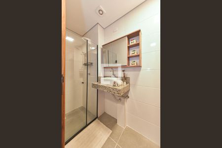 Banheiro Social de kitnet/studio para alugar com 1 quarto, 25m² em Chácara Santo Antônio (zona Sul), São Paulo