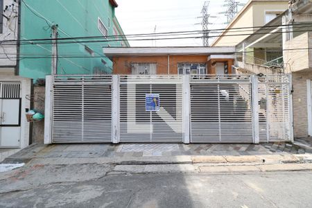 Casa para alugar com 200m², 3 quartos e 3 vagasFachada