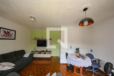 Casa à venda com 106m², 7 quartos e 3 vagasSala