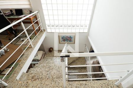 Casa à venda com 205m², 3 quartos e 4 vagasEscada