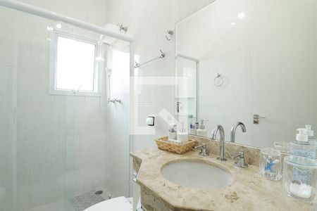 Casa à venda com 205m², 3 quartos e 4 vagasBanheiro da Suíte 2