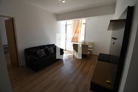 Sala de apartamento à venda com 1 quarto, 66m² em Vila Itapura, Campinas