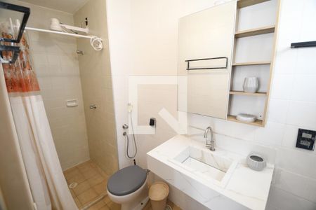 Banheiro de apartamento à venda com 1 quarto, 66m² em Vila Itapura, Campinas