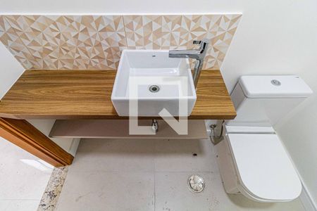 Lavabo de casa para alugar com 3 quartos, 400m² em Caxingui, São Paulo