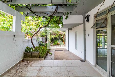 Casa para alugar com 400m², 3 quartos e 6 vagasVaranda