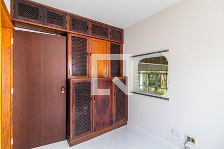 Casa para alugar com 400m², 3 quartos e 6 vagasEscritório