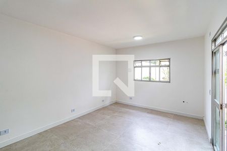 Casa para alugar com 400m², 3 quartos e 6 vagasEdícula