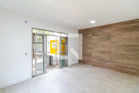 Casa para alugar com 400m², 3 quartos e 6 vagasEdícula