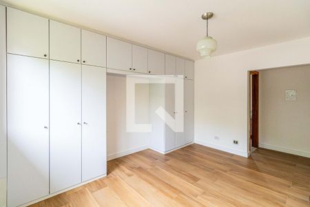 Casa para alugar com 400m², 3 quartos e 6 vagasSuite