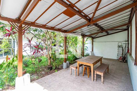 Casa para alugar com 400m², 3 quartos e 6 vagasRancho