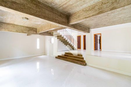 Sala de casa para alugar com 3 quartos, 400m² em Caxingui, São Paulo