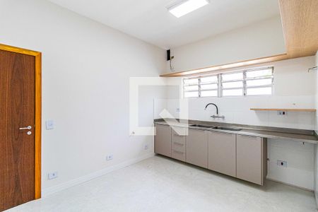 Casa para alugar com 400m², 3 quartos e 6 vagasCozinha