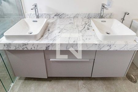 Casa para alugar com 400m², 3 quartos e 6 vagasSuite - Banheiro