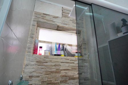 Banheiro de apartamento para alugar com 1 quarto, 40m² em Jardim Dona Leopoldina, Porto Alegre