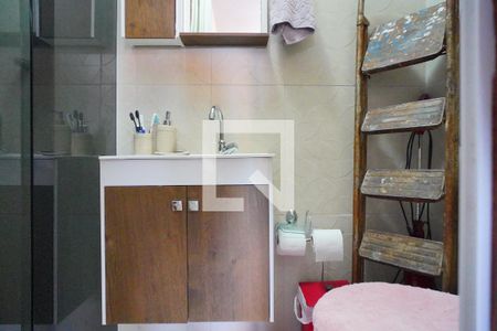 Banheiro de apartamento para alugar com 1 quarto, 40m² em Jardim Dona Leopoldina, Porto Alegre