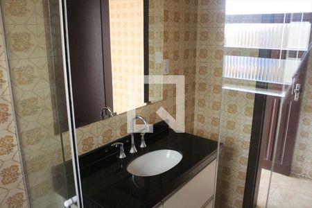 Casa à venda com 240m², 2 quartos e 3 vagasBanheiro