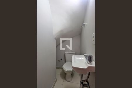 Casa à venda com 70m², 2 quartos e 2 vagasLavabo