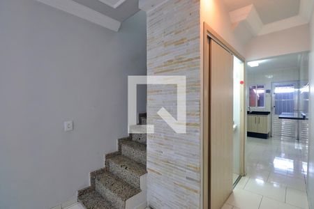 Casa à venda com 70m², 2 quartos e 2 vagasCorredor