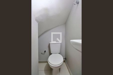 Casa à venda com 70m², 2 quartos e 2 vagasLavabo