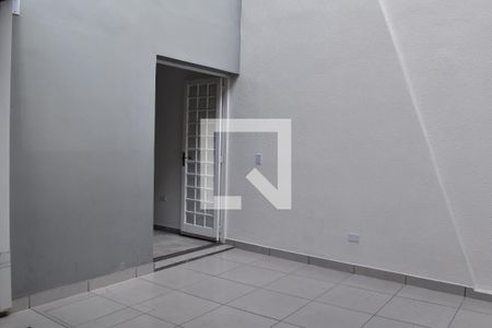 Casa de condomínio para alugar com 117m², 3 quartos e 4 vagasQuintal