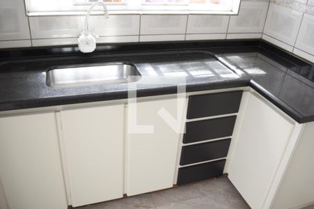 Casa de condomínio para alugar com 117m², 3 quartos e 4 vagasCozinha
