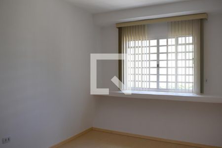 Quarto 2 de casa de condomínio para alugar com 3 quartos, 117m² em Bacacheri, Curitiba