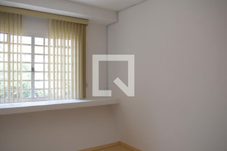 Quarto 2 de casa de condomínio para alugar com 3 quartos, 117m² em Bacacheri, Curitiba