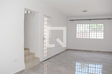 Sala de casa de condomínio para alugar com 3 quartos, 117m² em Bacacheri, Curitiba