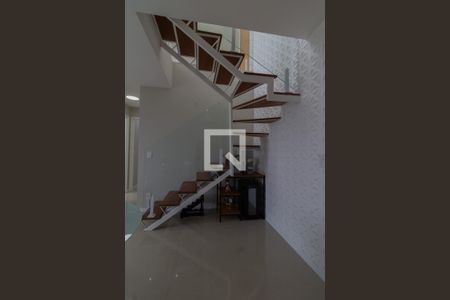 Escada  de apartamento à venda com 3 quartos, 123m² em Recreio dos Bandeirantes, Rio de Janeiro