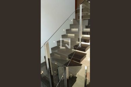 Escada de casa de condomínio à venda com 5 quartos, 406m² em Adalgisa, Osasco