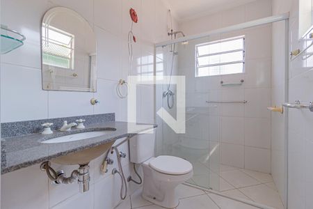 Casa à venda com 293m², 3 quartos e 3 vagasBanheiro da suíte 1