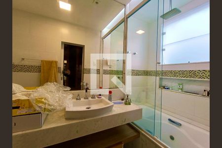 Apartamento para alugar com 160m², 3 quartos e 1 vagaSuíte banheiro 