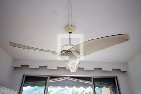 Sala de apartamento para alugar com 2 quartos, 59m² em São Lourenço, Niterói