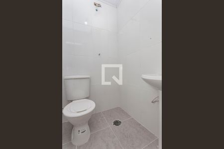 Casa à venda com 108m², 4 quartos e 1 vaga Casa à venda com 108m², 4 quartos e 1 vagaBanheiro