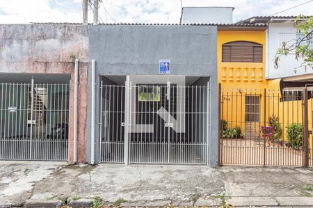 Casa à venda com 108m², 4 quartos e 1 vaga Casa à venda com 108m², 4 quartos e 1 vagaFachada